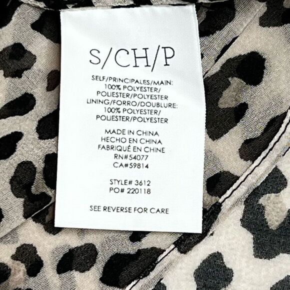 CAbi leopard print sleeveless flutter blouse size S - Picture 14 of 16